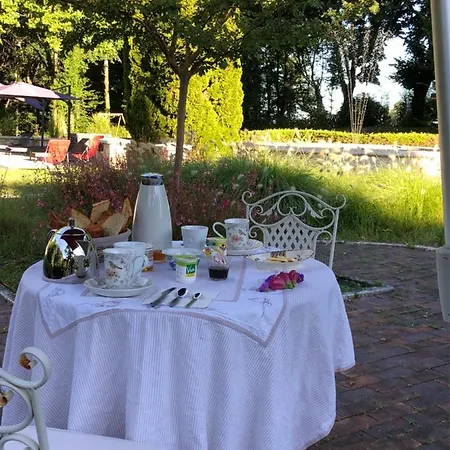 Chateau De La Gauderie Bed & Breakfast 4*